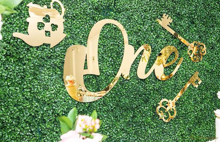 ACRYLIC NAME CUT-OUT - Twins Print